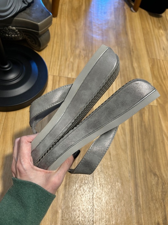 Volatile Gray Suede Thong Sandals - Picture 3 of 9
